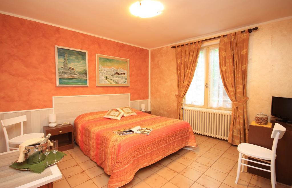 גרדונה ריביירה Hotel Colomber מראה חיצוני תמונה